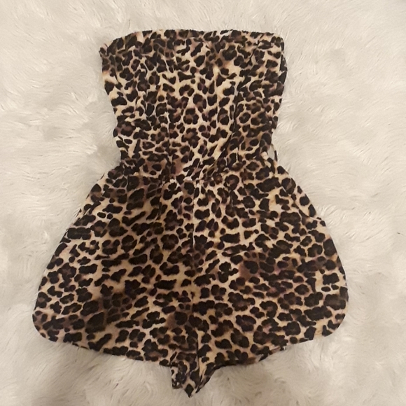 Romper - Picture 1 of 4